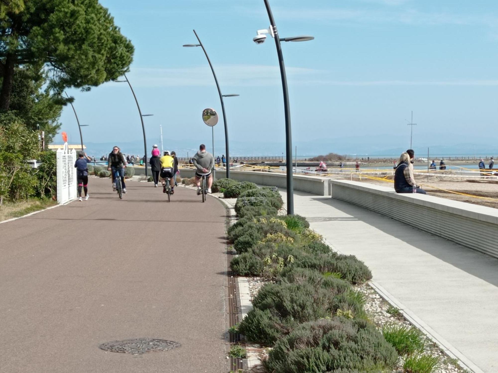 Seaview Beach Front Grado Pineta Andromeda Exterior photo